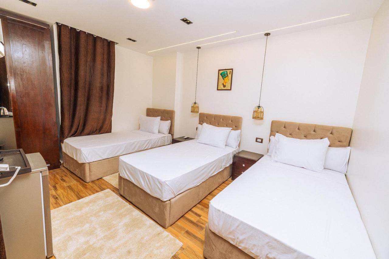 White Pyramids Inn Nazlet el Simman Exterior photo