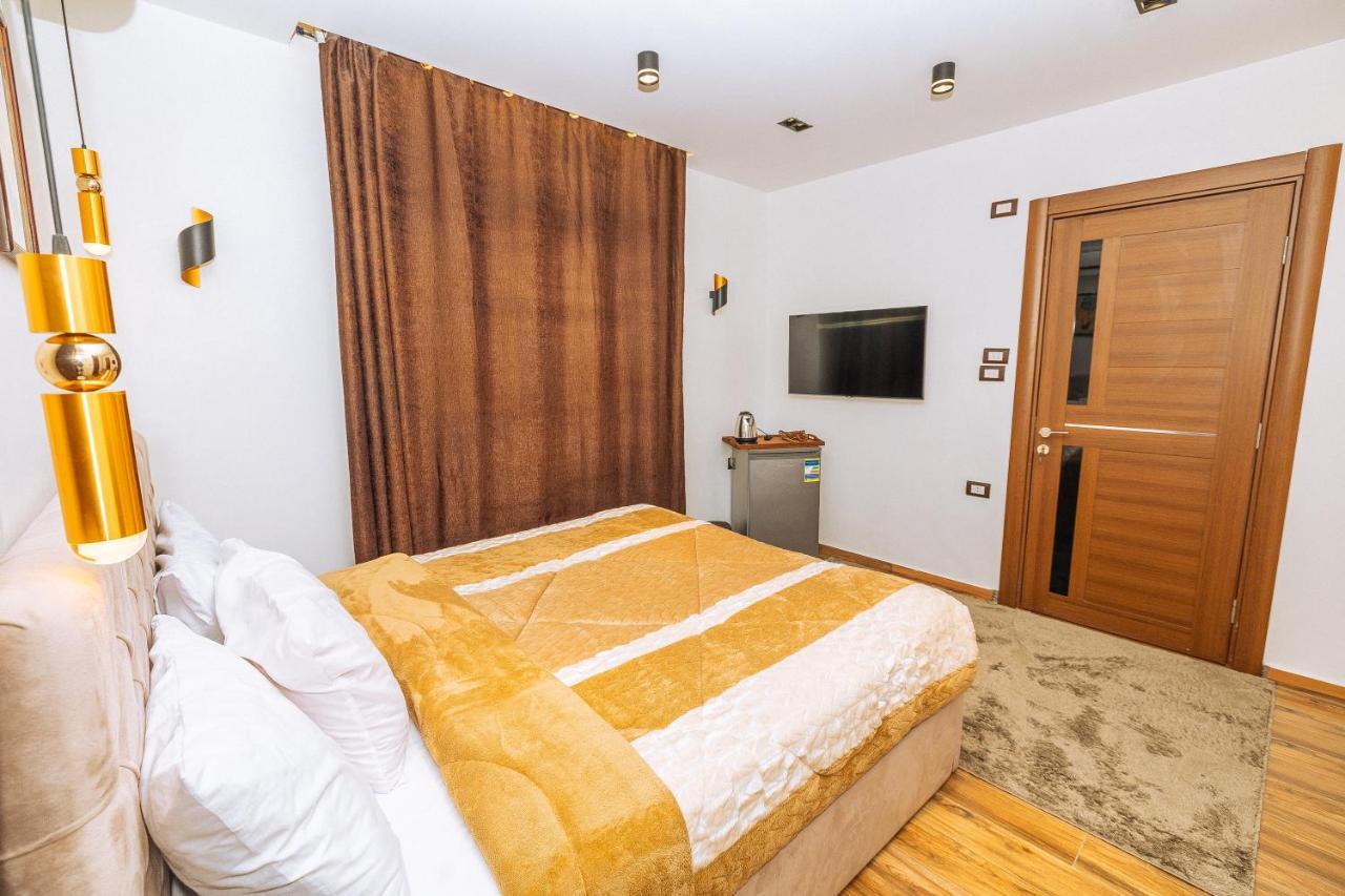 White Pyramids Inn Nazlet el Simman Exterior photo