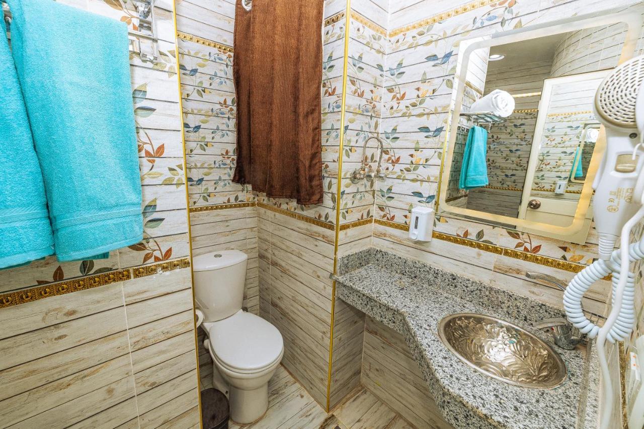 White Pyramids Inn Nazlet el Simman Exterior photo