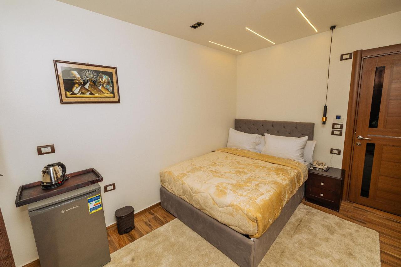 White Pyramids Inn Nazlet el Simman Exterior photo