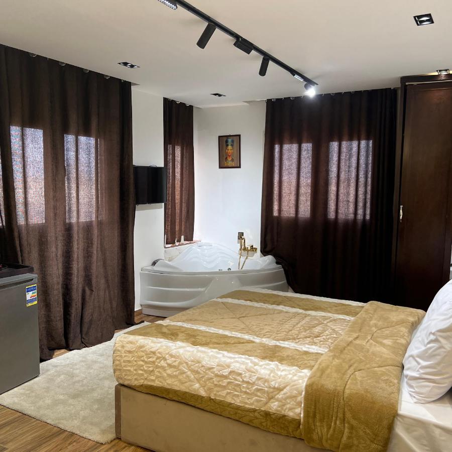 White Pyramids Inn Nazlet el Simman Exterior photo