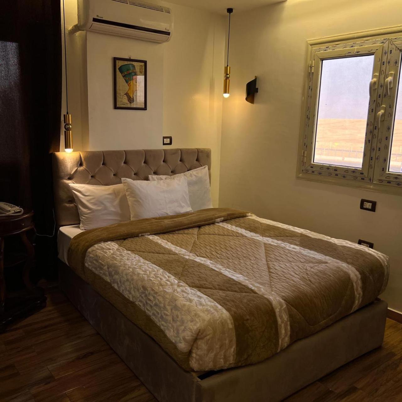 White Pyramids Inn Nazlet el Simman Exterior photo