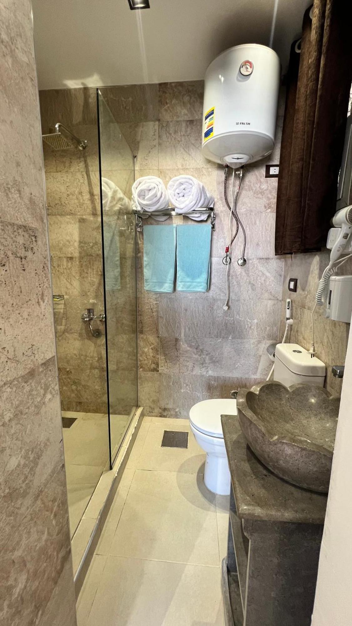White Pyramids Inn Nazlet el Simman Exterior photo