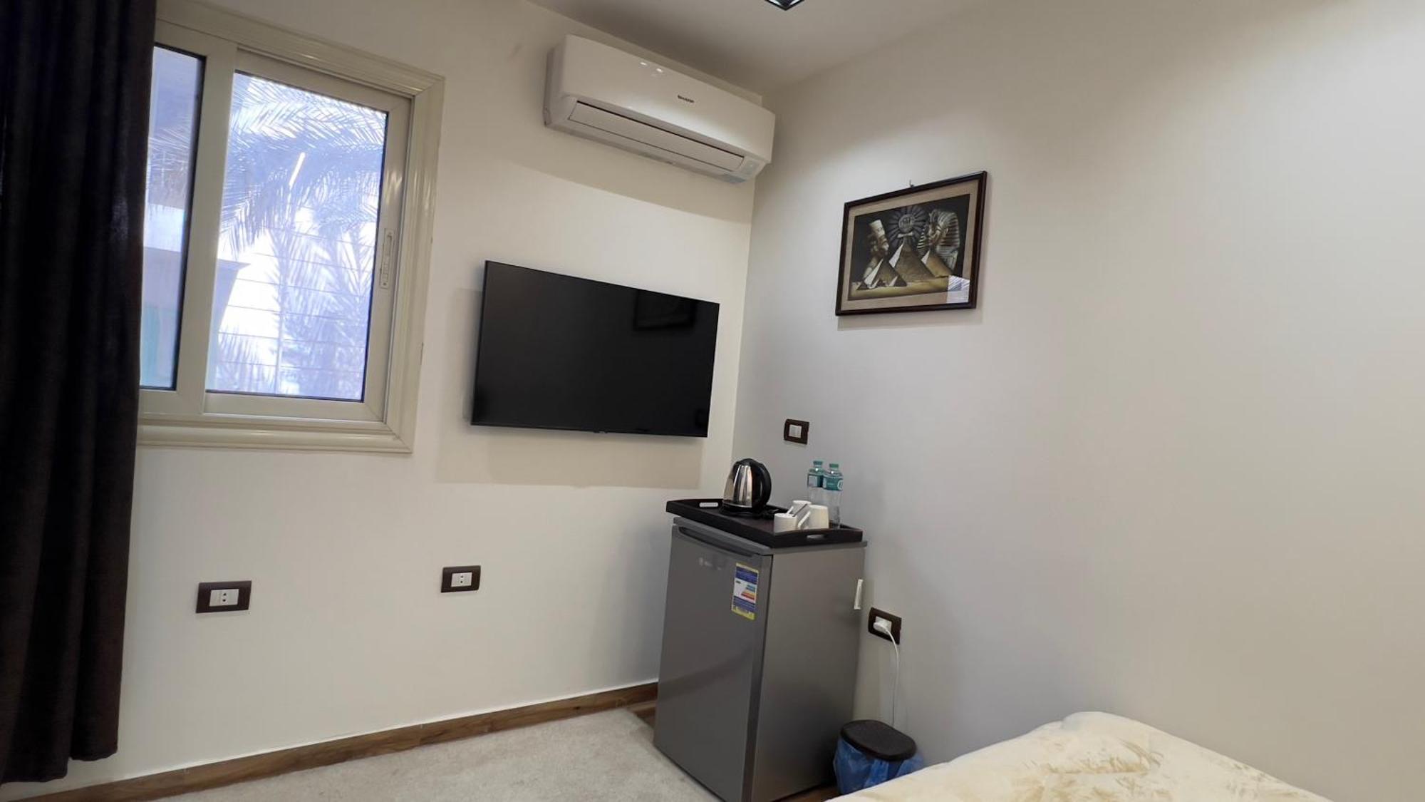 White Pyramids Inn Nazlet el Simman Exterior photo