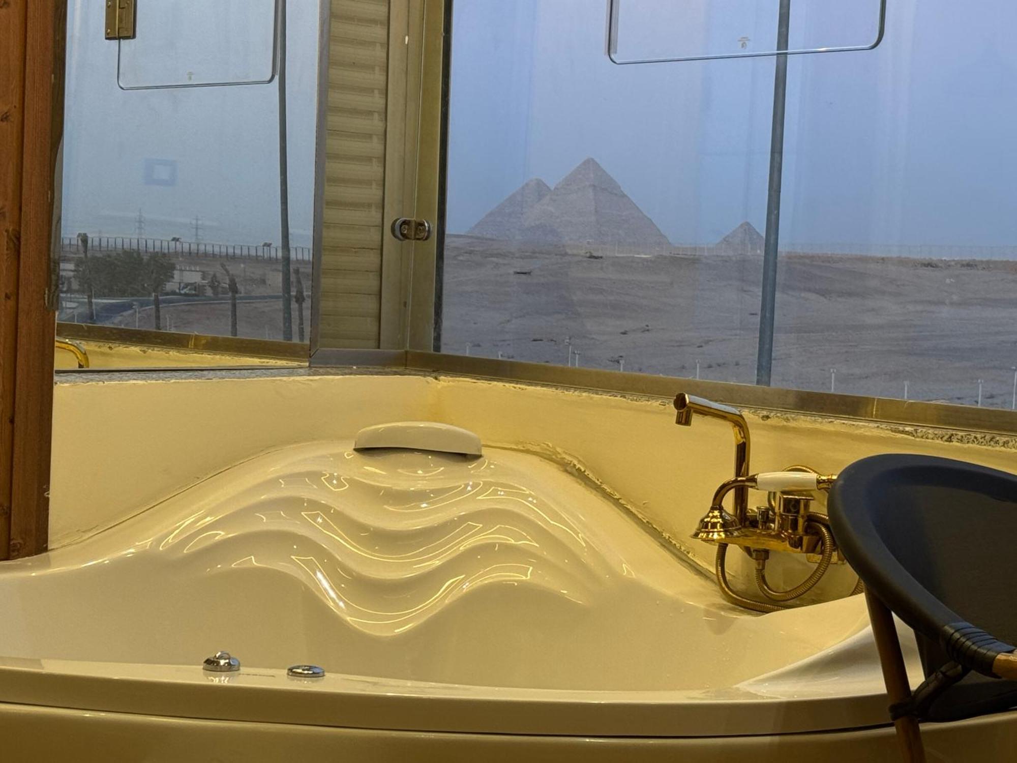 White Pyramids Inn Nazlet el Simman Exterior photo